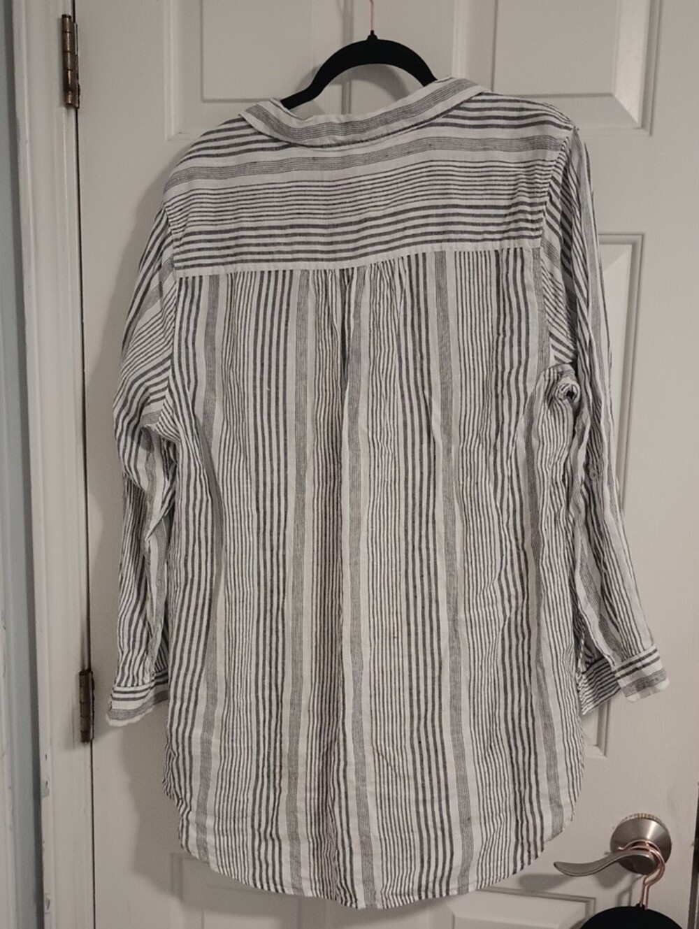 C&C California Black & White Striped Linen Top - Picture 5 of 7